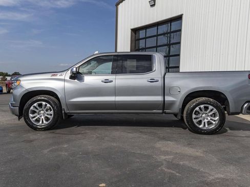 Used 2025 Chevrolet Silverado 1500 LTZ image 2
