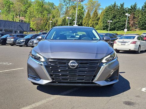 Certified 2023 Nissan Altima 2.5 SV w/ SV Premium Package AWD/4WD image 2