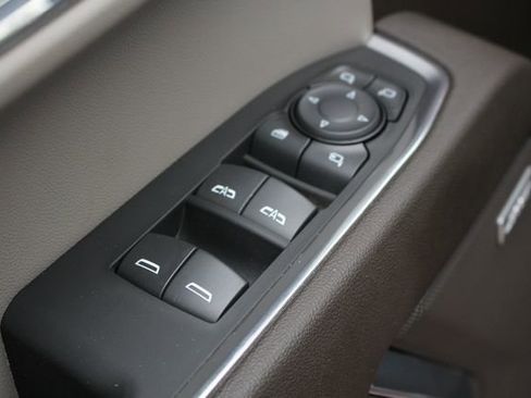 Used 2024 GMC Sierra 1500 SLT image 23