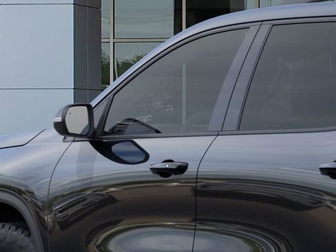 New 2026 Chevrolet Traverse Z71 image 12