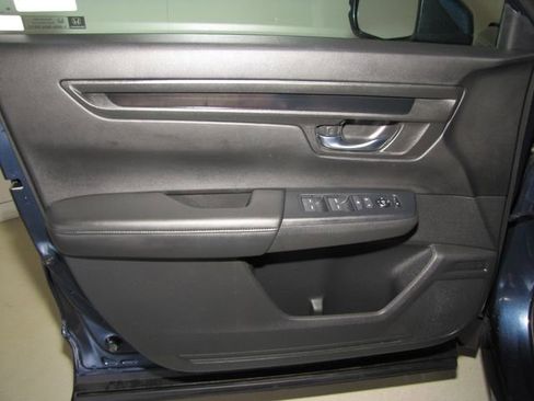 Certified 2025 Honda CR-V LX image 9