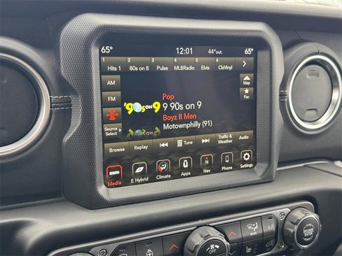 Used 2022 Jeep Wrangler Unlimited Sahara w/ Cold Weather Group image 22