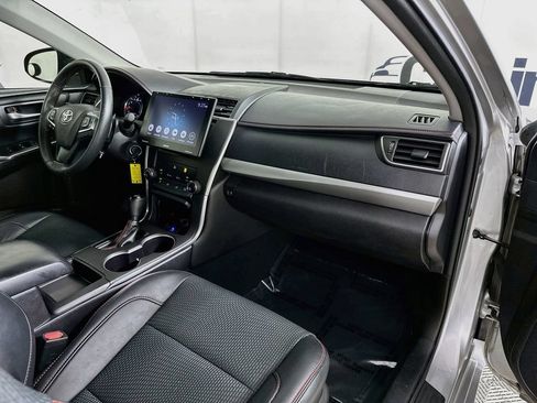 Used 2017 Toyota Camry SE FWD image 32
