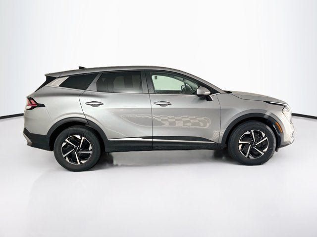 Used 2023 Kia Sportage LX AWD/4WD image 4