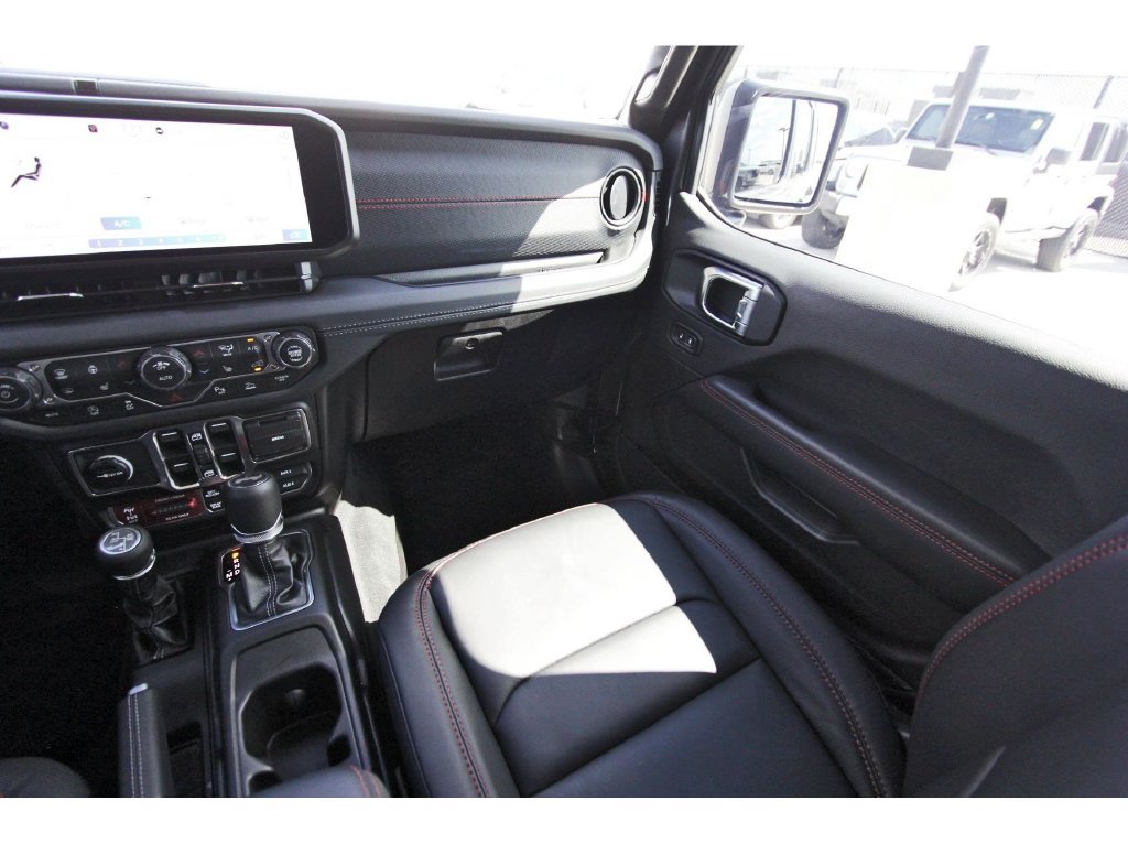 Used 2026 Jeep Wrangler Unlimited Rubicon AWD/4WD image 10