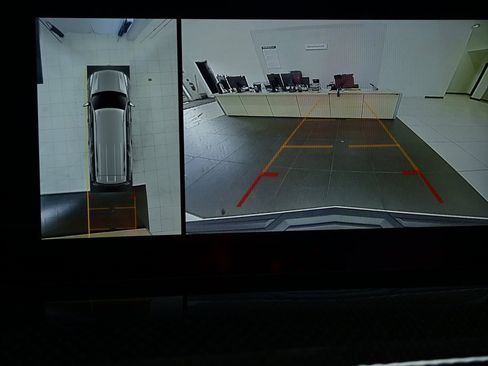 Used 2025 Cadillac Escalade ESV V image 27