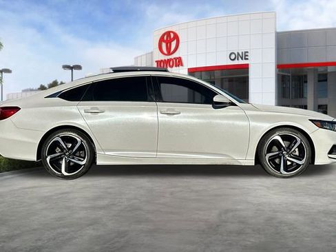 Used 2020 Honda Accord Sport image 3