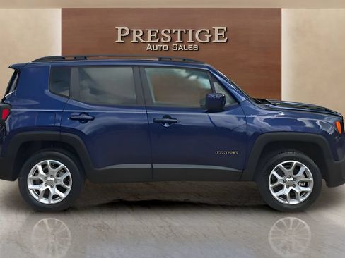 Used 2017 Jeep Renegade Latitude AWD/4WD image 24