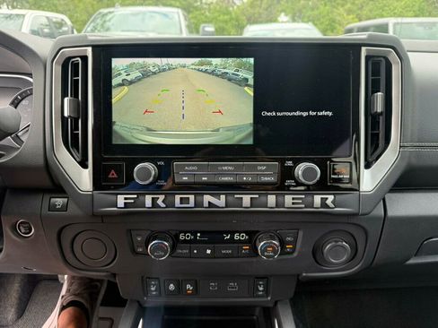 Used 2025 Nissan Frontier SV w/ SV Convenience Package image 6