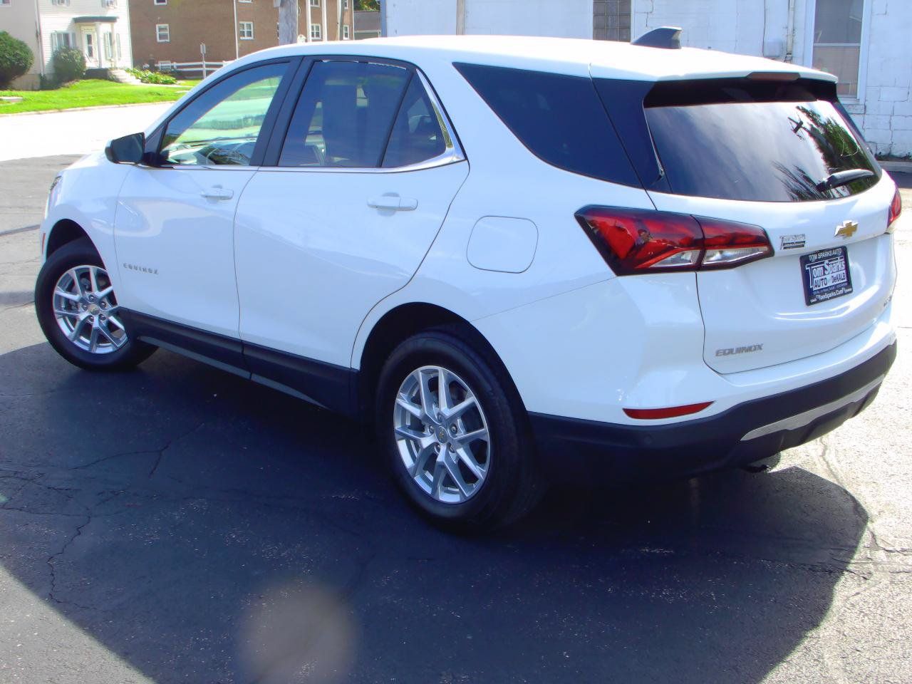 Used 2023 Chevrolet Equinox LT w/ Driver Convenience Package AWD/4WD image 4