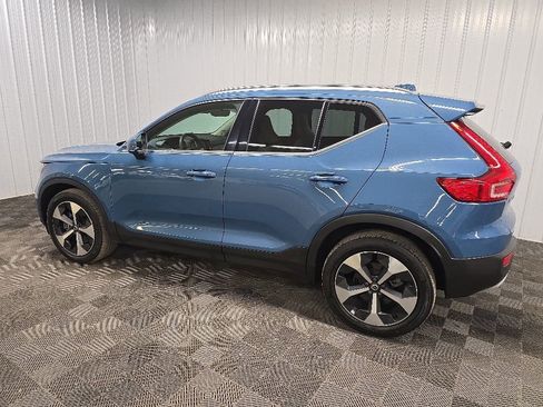 Used 2023 Volvo XC40 B5 Plus w/ Protection Package Premier AWD/4WD image 4