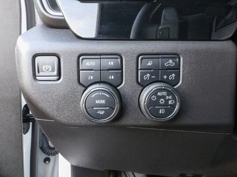 Used 2024 Chevrolet Silverado 1500 LT Trail Boss w/ Convenience Package II AWD/4WD image 22