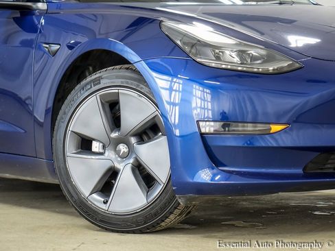 Used 2023 Tesla Model 3 Standard Range image 4