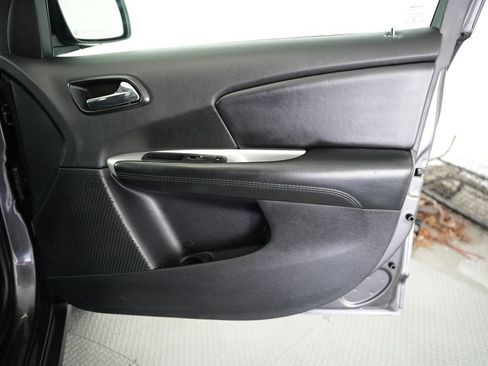 Used 2020 Dodge Journey SE w/ SE Popular Equipment Group FWD image 46