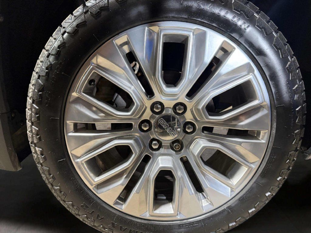Used 2020 GMC Sierra 1500 Denali w/ Denali Ultimate Package AWD/4WD image 32
