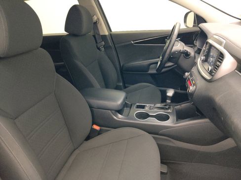 Used 2020 Kia Sorento S FWD image 21