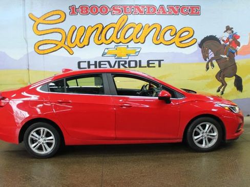 Used 2017 Chevrolet Cruze LT w/ LT Convenience Package image 1