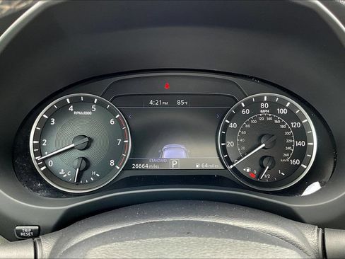 Used 2023 INFINITI QX50 Luxe FWD image 13