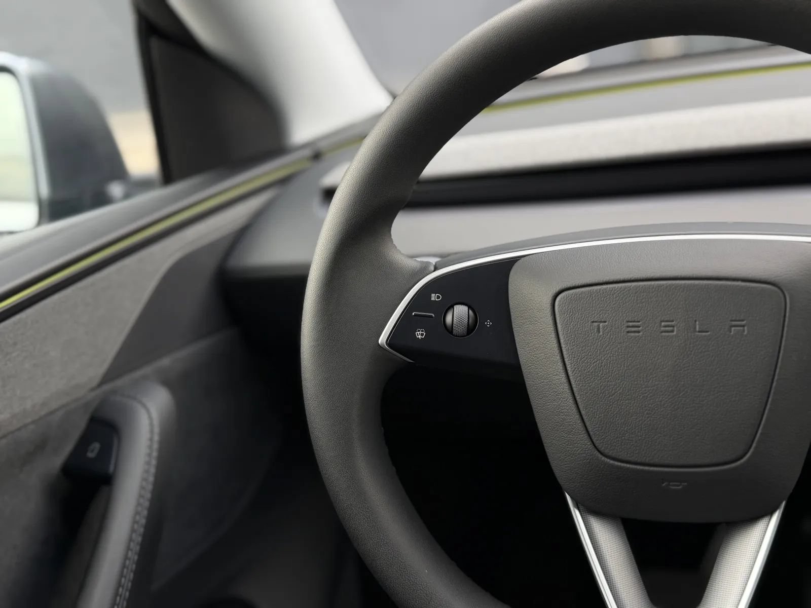 Used 2026 Tesla Model Y Long Range RWD image 22