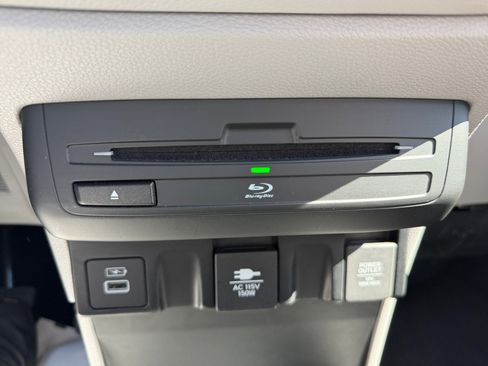 Used 2024 Honda Odyssey Touring image 31