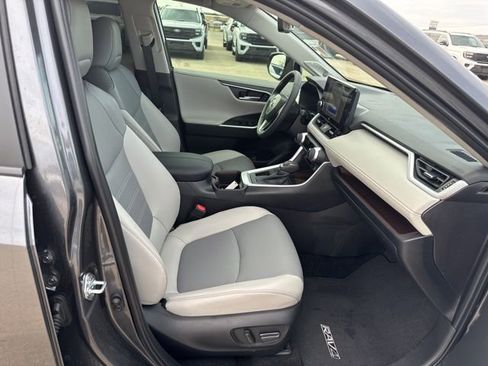Used 2025 Toyota RAV4 Limited image 11