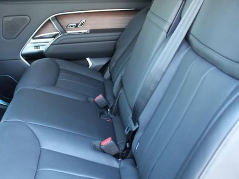 New 2026 Land Rover Range Rover Long Wheelbase SE image 4