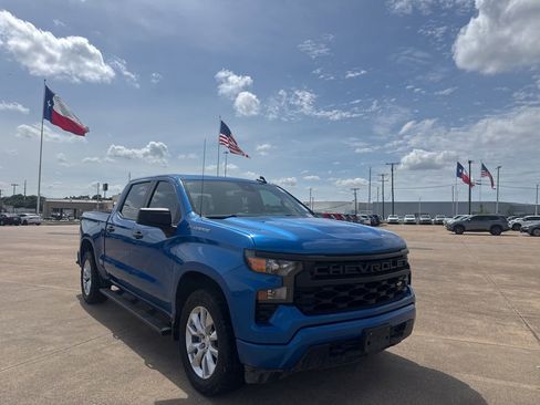 Used 2022 Chevrolet Silverado 1500 Custom RWD image 1