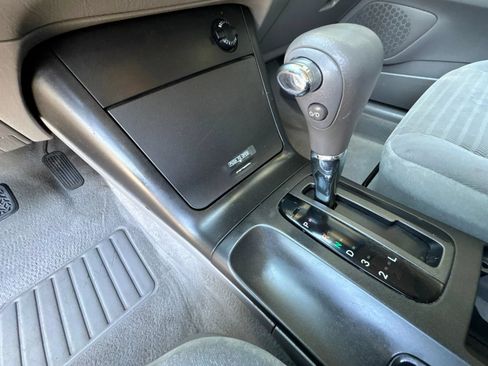Used 2005 Toyota Camry LE FWD image 28