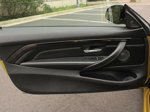 Used 2015 BMW M4 Coupe RWD image 18