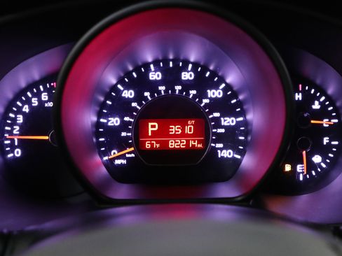 Used 2018 Kia Soul + image 10