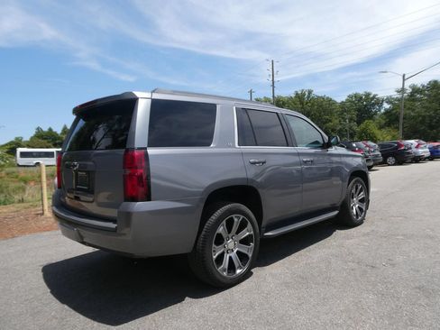 Used 2018 Chevrolet Tahoe LT w/ Luxury Package RWD image 5