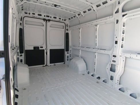 New 2026 RAM ProMaster 2500 w/ Quick Order Package 22G SLT image 15