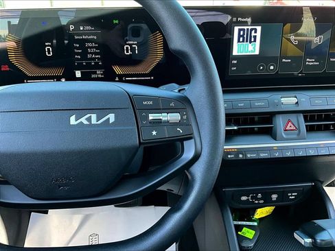 Used 2025 Kia K4 FWD image 12