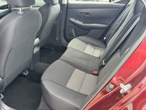 Used 2024 Nissan Sentra SV FWD image 14