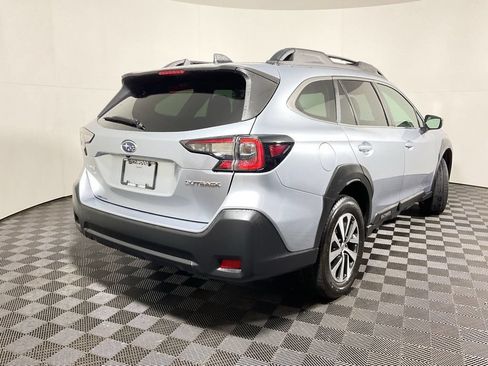 Used 2023 Subaru Outback Premium AWD/4WD image 17