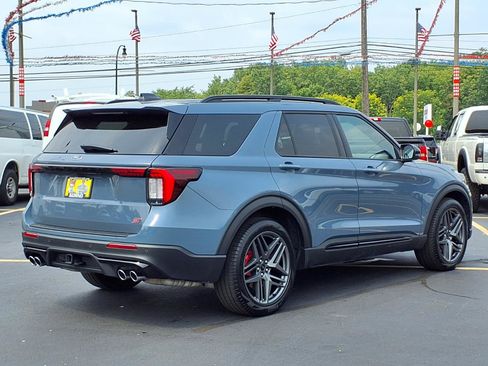 Used 2025 Ford Explorer ST w/ Sun And Sound Package AWD/4WD image 2