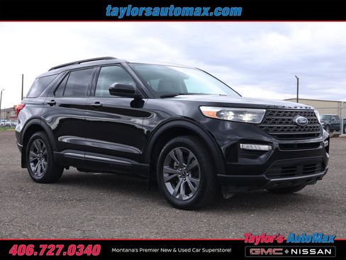 Used 2022 Ford Explorer XLT w/ XLT Sport Appearance Package image 2