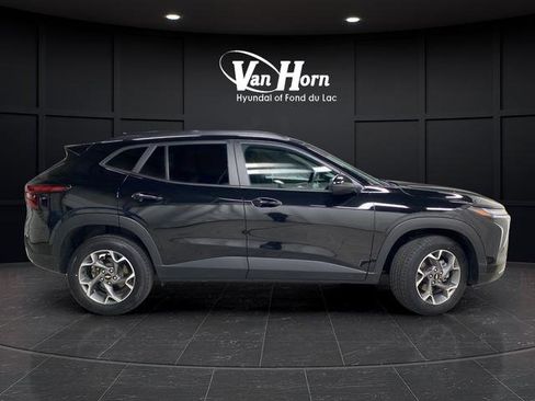 Used 2024 Chevrolet Trax LT w/ Driver Confidence Package FWD image 7
