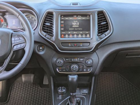 Used 2021 Jeep Cherokee Trailhawk w/ Trailer Tow Group image 17