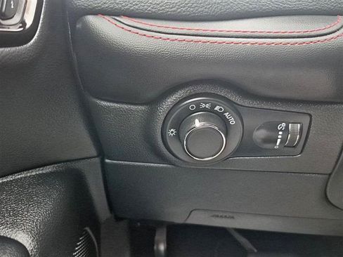 Used 2025 Dodge Durango GT AWD/4WD image 14