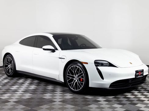 Used 2021 Porsche Taycan 4S image 10
