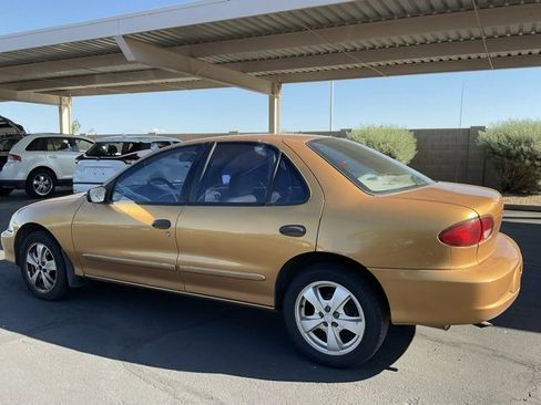 Used 2002 Chevrolet Cavalier Sedan image 6