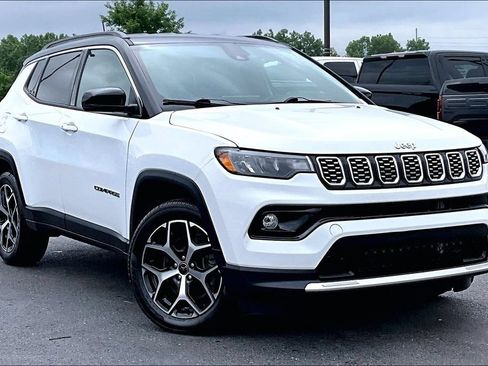 Used 2025 Jeep Compass Limited AWD/4WD image 36