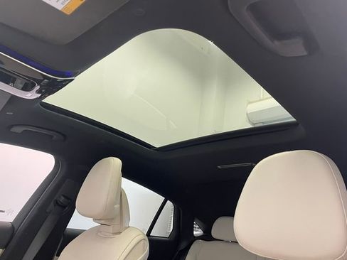 Certified 2024 Mercedes-Benz GLC 300 4MATIC image 5