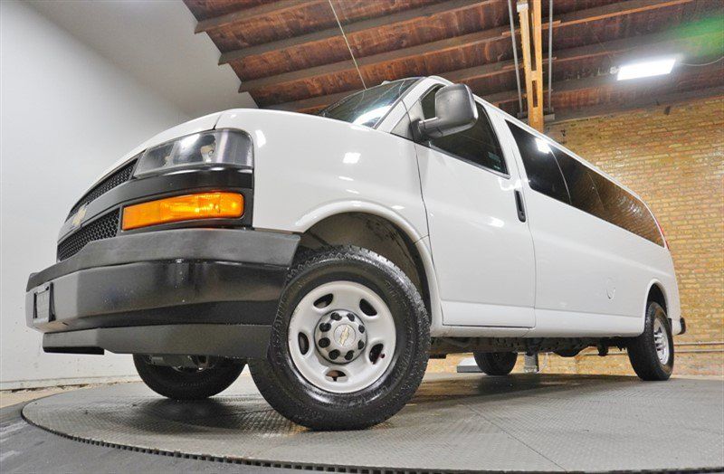 Used 2020 Chevrolet Express 3500 LS RWD image 3