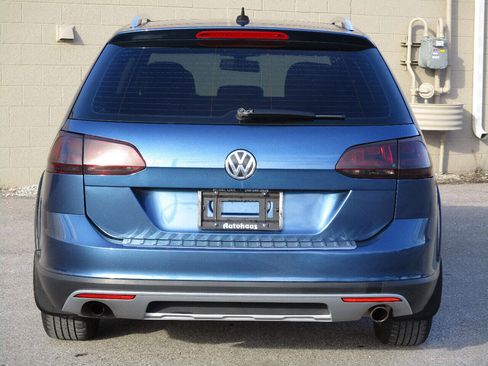 Used 2017 Volkswagen Golf Alltrack SE image 6