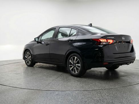 Used 2025 Nissan Versa SV image 6