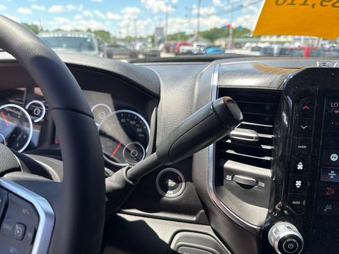 New 2025 RAM 2500 Big Horn AWD/4WD image 16