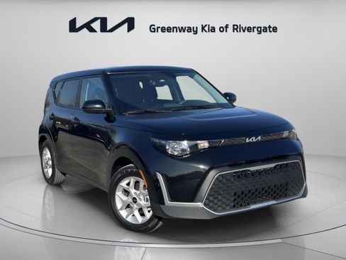 Used 2025 Kia Soul LX w/ LX Technology Package image 1