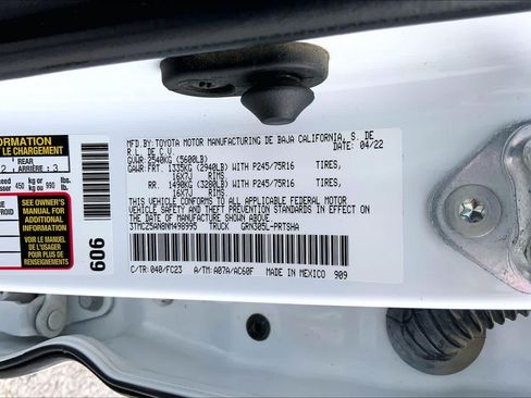 Used 2022 Toyota Tacoma SR5 AWD/4WD image 36